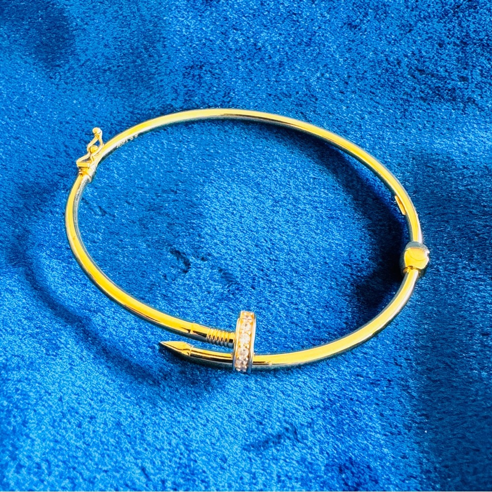 ✨SOLD✨ Beautiful 17K Solid Gold Bracelet, 6.1grams, diameter 5.6cm, New 😍